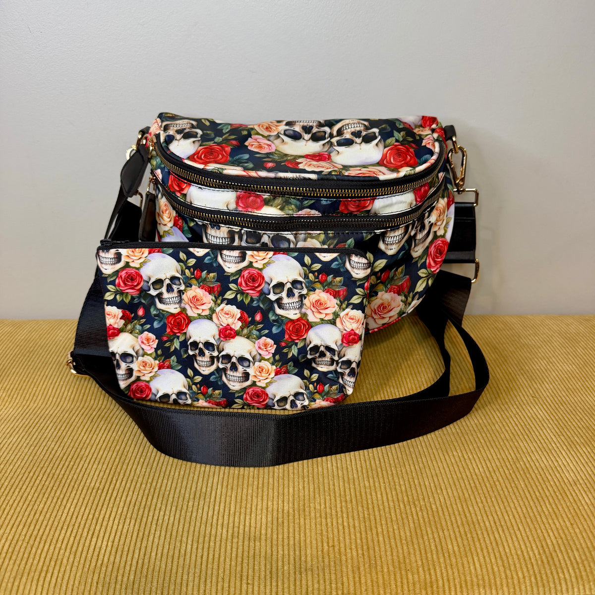 Bundled Set - Roni & Pouch - Halloween Skull Roses