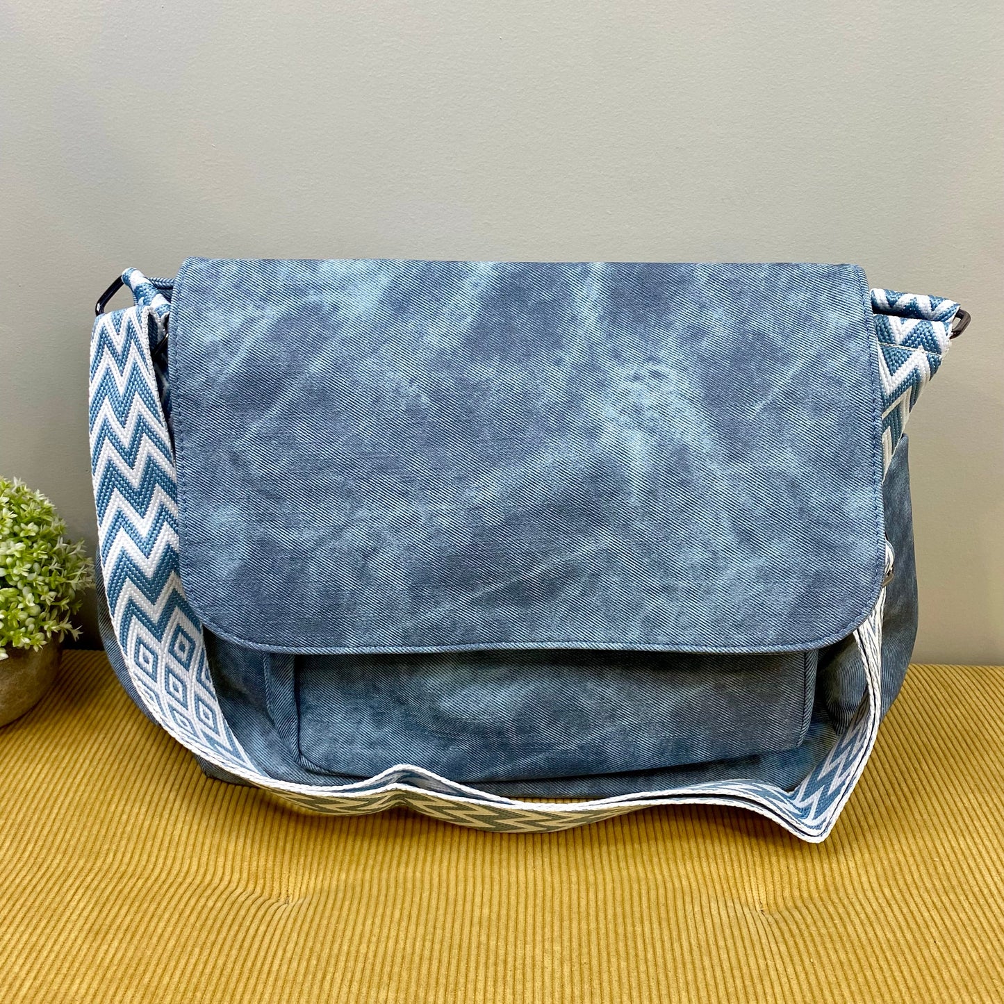 Elizabeth Flap Messenger Bag