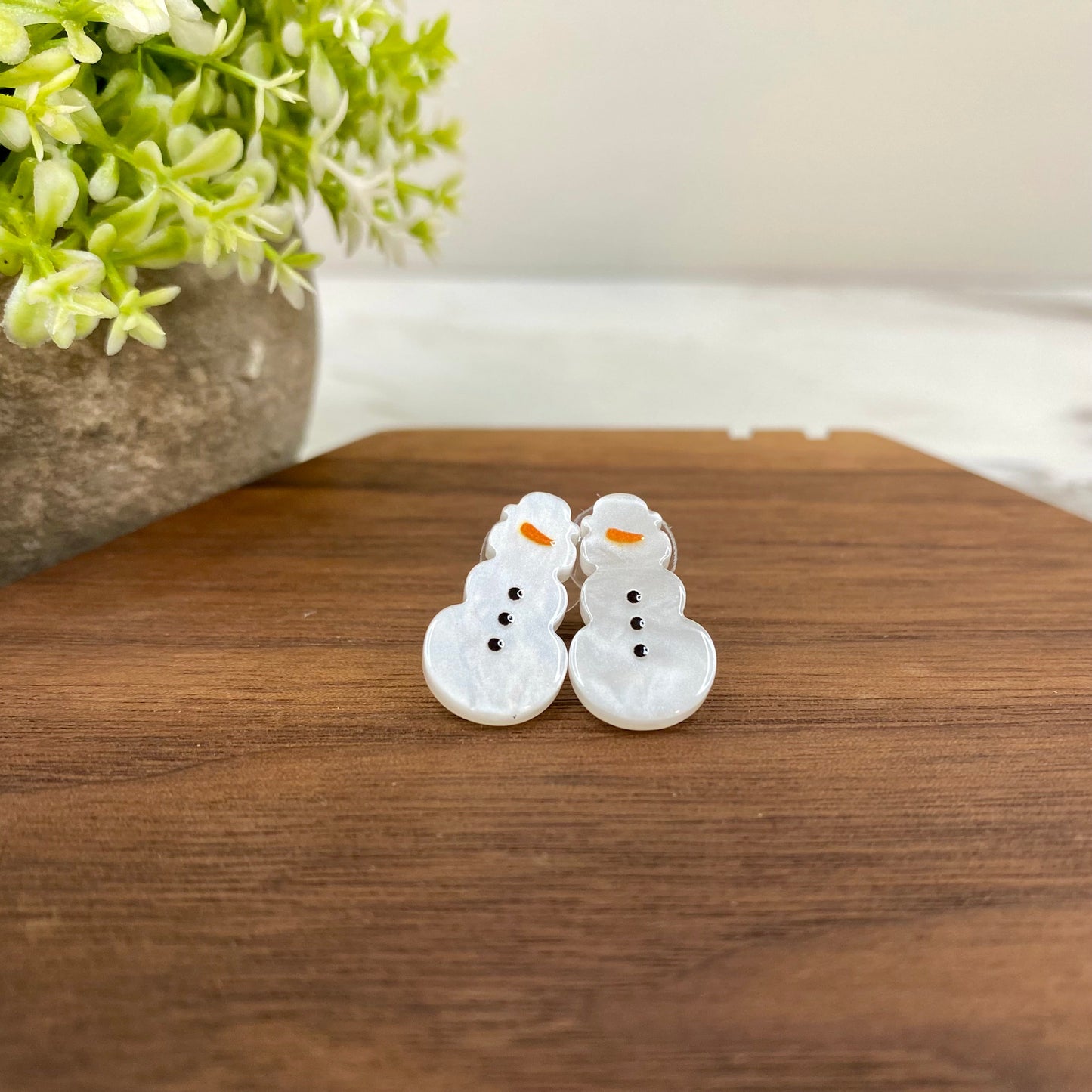 Acrylic Stud Earrings - Christmas - Snowman Glitter